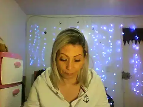 alixia81 online show from February 21, 2025, 11:21 pm