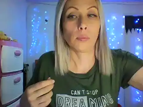 alixia81 online show from February 28, 2025, 11:12 pm