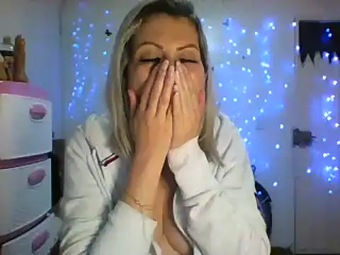 alixia81 online show from February 22, 2025, 2:28 am