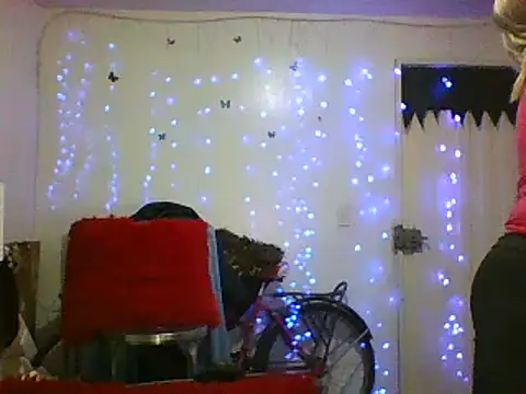 alixia81 online show from March 17, 2025, 11:46 pm