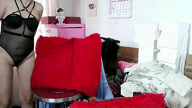 alixia81 online show from October 12, 2025, 9:38 pm