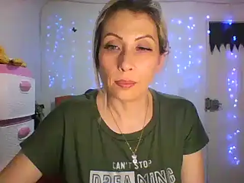 alixia81 online show from February 26, 2025, 2:19 am