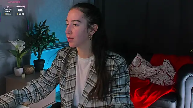 Snapshot of Belle_Via chatting on April 2, 2026, 2:35 pm Belle Via online show from April 2, 2026, 2:35 pm