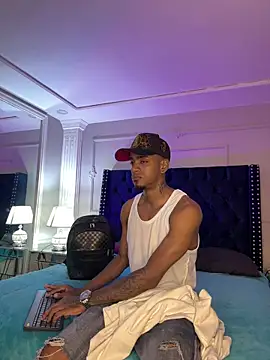 AaronCruz  online show from March 3, 2026, 12:17 am