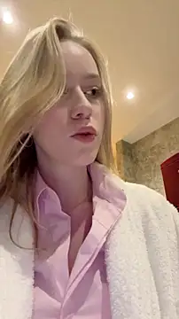 PollyAgata online show from May 23, 2026, 11:37 pm