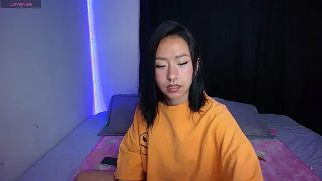 Snapshot of Anne_Nicholson chatting on January 18, 2025, 11:44 pm Anne Nicholson online show from January 18, 2025, 11:44 pm