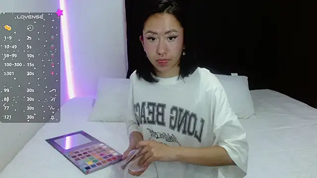 Snapshot of Anne_Nicholson chatting on December 21, 2024, 2:30 am Anne Nicholson online show from December 21, 2024, 2:30 am