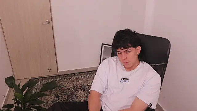 Snapshot of Tony_Hoffa chatting on February 24, 2026, 5:47 pm Tony Hoffa online show from February 24, 2026, 5:47 pm