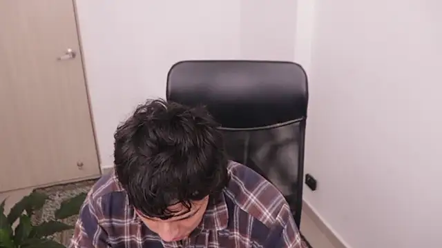 Snapshot of Tony_Hoffa chatting on February 25, 2026, 8:41 pm Tony Hoffa online show from February 25, 2026, 8:41 pm