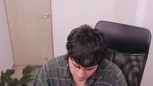 Snapshot of Tony_Hoffa chatting on February 11, 2026, 6:52 pm Tony Hoffa online show from February 11, 2026, 6:52 pm