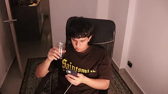 Snapshot of Tony_Hoffa chatting on February 5, 2026, 9:32 pm Tony Hoffa online show from February 5, 2026, 9:32 pm