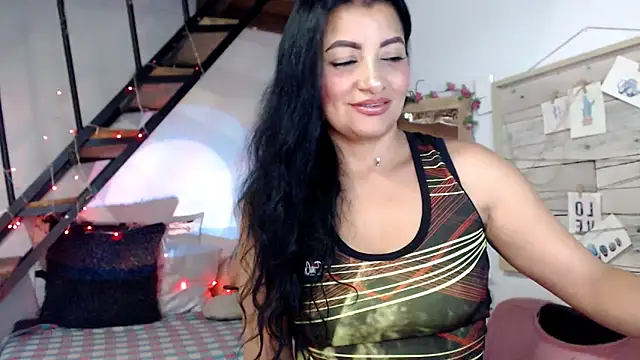 luna sky83 online show from December 23, 2025, 5:40 am