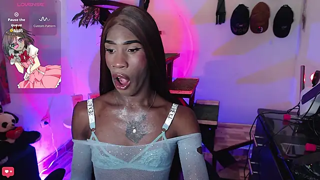 Kendall Gil online show from February 17, 2026, 7:33 pm