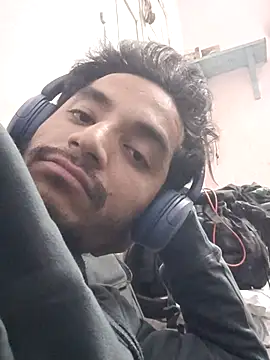 Snapshot of nskgenz chatting on November 17, 2025, 8:24 pm nskgenz online show from November 17, 2025, 8:24 pm