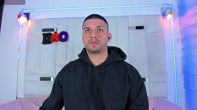 Jacoob19  online show from October 19, 2025, 3:42 am