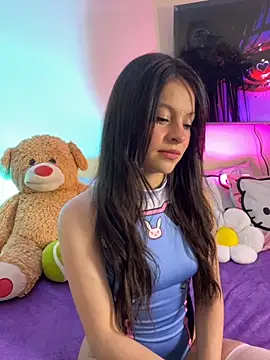 Snapshot of LucyEvans_ chatting on November 20, 2025, 3:18 am LucyEvans online show from November 20, 2025, 3:18 am