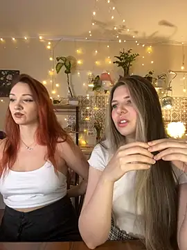 Snapshot of Annie_aww chatting on March 4, 2025, 7:32 pm Annie aww online show from March 4, 2025, 7:32 pm