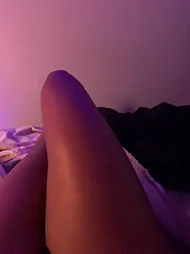 Snapshot of ReineNeferrti chatting on February 4, 2025, 10:34 pm ReineNeferrti online show from February 4, 2025, 10:34 pm