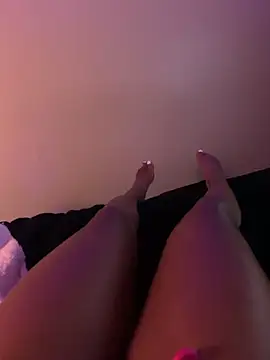 Snapshot of ReineNeferrti chatting on October 23, 2025, 11:47 pm ReineNeferrti online show from October 23, 2025, 11:47 pm