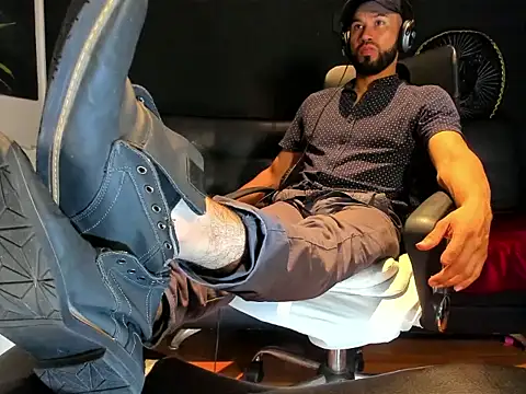 alessandro wye online show from October 23, 2025, 6:34 am