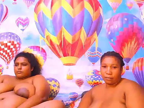 Snapshot of SexcGals chatting on December 15, 2024, 11:09 pm SexcGals online show from December 15, 2024, 11:09 pm