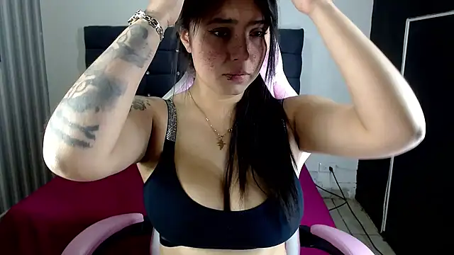 Snapshot of sarah_moon2 chatting on January 22, 2025, 3:40 pm sarah moon2 online show from January 22, 2025, 3:40 pm