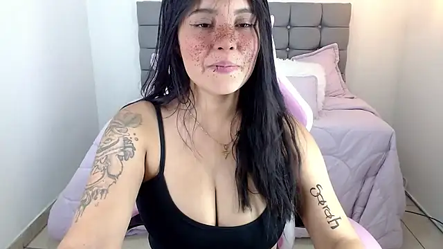 Snapshot of sarah_moon2 chatting on March 14, 2025, 9:21 pm sarah moon2 online show from March 14, 2025, 9:21 pm