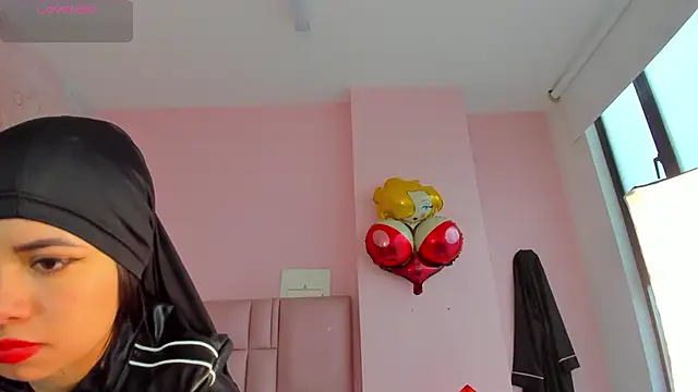 Snapshot of soyzarahtorres chatting on September 27, 2025, 4:35 pm soyzarahtorres online show from September 27, 2025, 4:35 pm