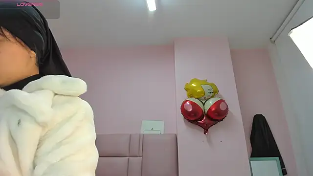 Snapshot of soyzarahtorres chatting on September 16, 2025, 12:33 am soyzarahtorres online show from September 16, 2025, 12:33 am