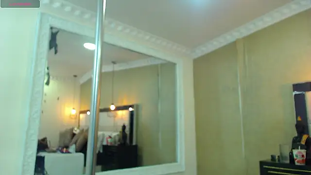 Snapshot of kimCosseyy chatting on March 9, 2025, 2:07 am kimCosseyy online show from March 9, 2025, 2:07 am