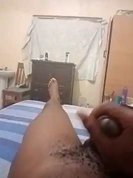 izinjamfee2 online show from November 28, 2025, 11:49 pm