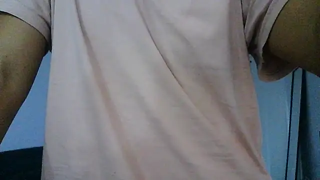 Snapshot of Yerucita chatting on June 30, 2026, 8:09 pm Yerucita online show from June 30, 2026, 8:09 pm