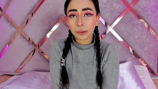 hanna  azumi online show from February 28, 2025, 4:54 am