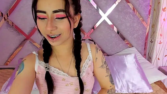 hanna  azumi online show from February 28, 2025, 7:58 am