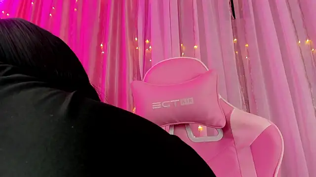 hanna  azumi online show from March 1, 2025, 3:43 am