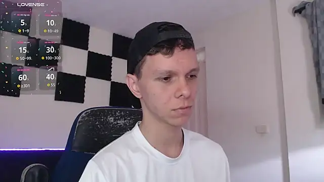 bryamado69 online show from November 12, 2025, 12:31 pm