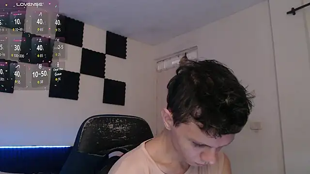 bryamado69 online show from November 24, 2025, 12:16 pm