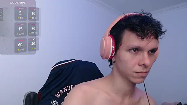 bryamado69 online show from February 12, 2026, 2:44 am