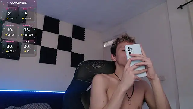 bryamado69 online show from October 14, 2025, 2:17 pm