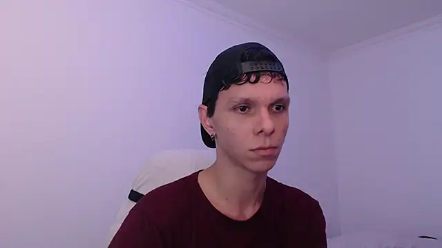 bryamado69 online show from January 11, 2026, 11:22 pm