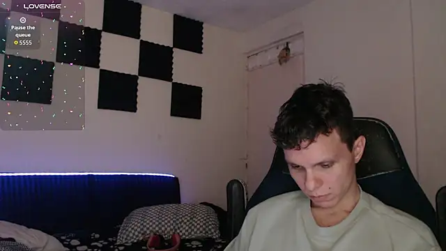 bryamado69 online show from November 18, 2025, 3:43 am