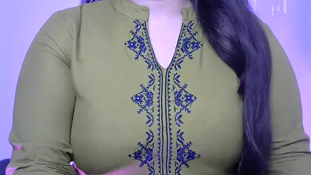 Cute-Ayesha online show from October 12, 2025, 8:16 am