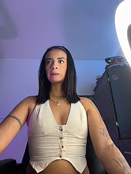 Laura fernandezII online show from April 2, 2026, 8:48 pm