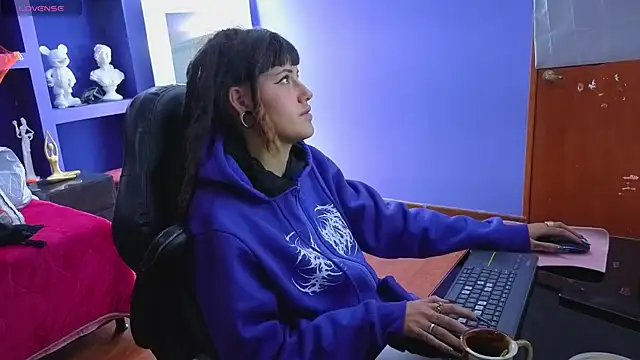  sharlotte777 online show from November 5, 2025, 2:20 pm