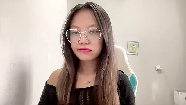 Risalynn online show from February 25, 2025, 3:09 am