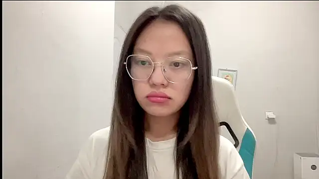 Risalynn online show from March 3, 2025, 2:11 am