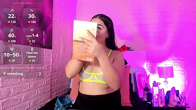 LYAA COLLINS  online show from September 20, 2025, 10:53 am