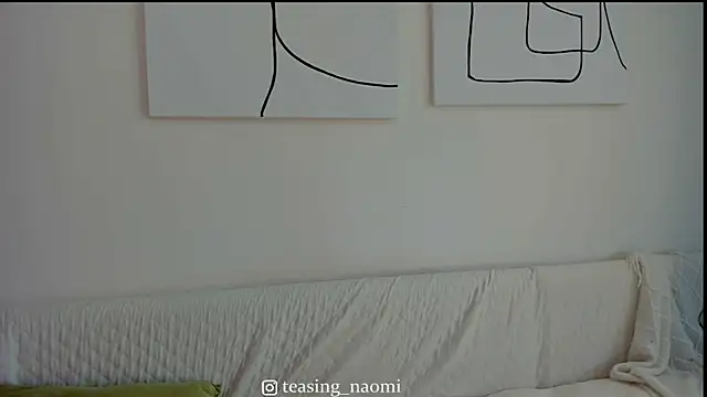 Snapshot of aesthetics__tease chatting on April 23, 2026, 1:34 am aesthetics tease online show from April 23, 2026, 1:34 am
