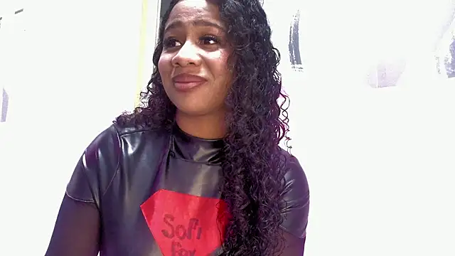 Snapshot of Sofi_Fox_ chatting on April 24, 2026, 4:03 am Sofi Fox online show from April 24, 2026, 4:03 am