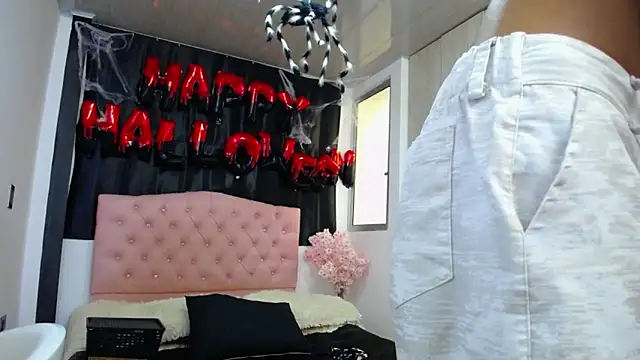 abigail f00x online show from October 16, 2025, 12:35 pm